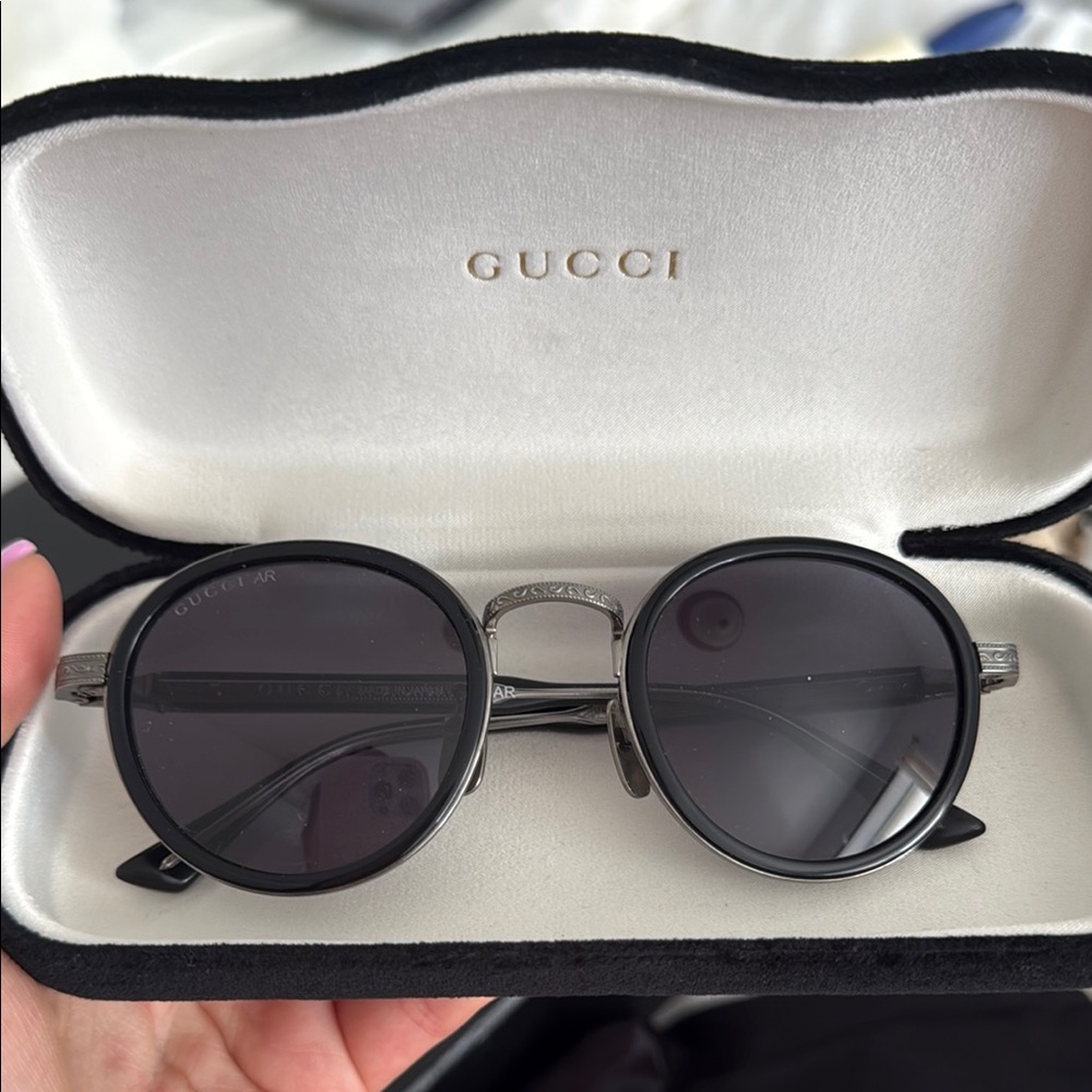 Gucci Silver and Black Round Sunglasses